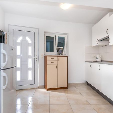 Apartments Oleander Kricin Baška Eksteriør bilde