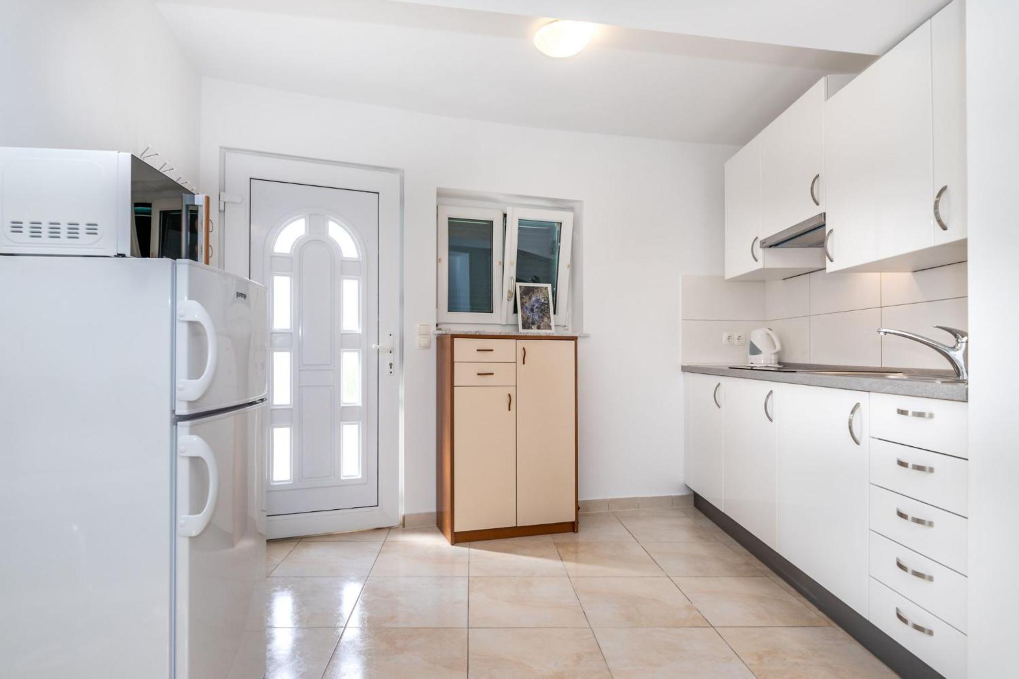 Apartments Oleander Kricin Baška Eksteriør bilde