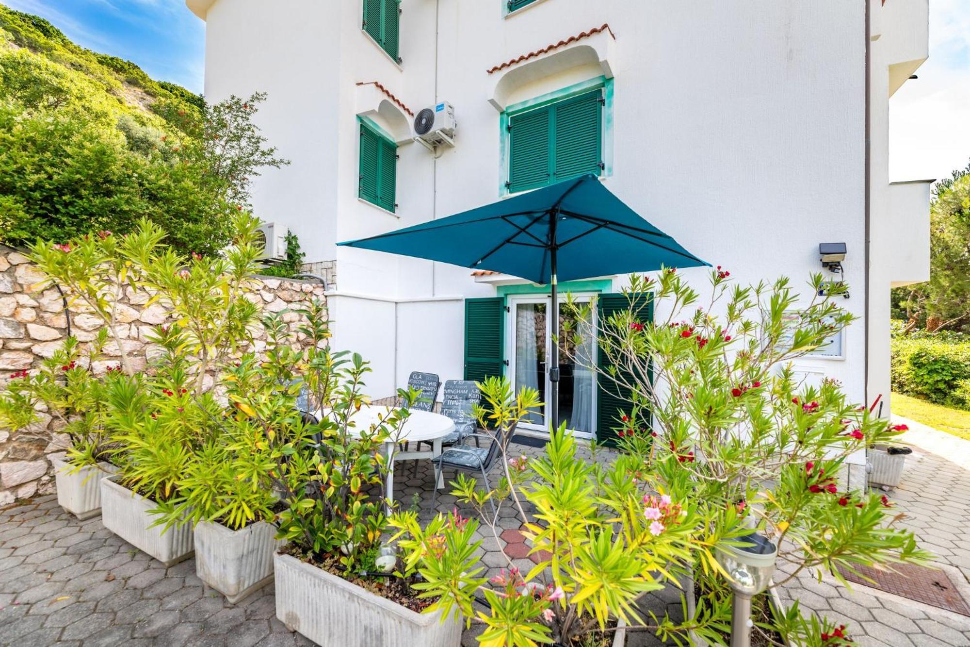 Apartments Oleander Kricin Baška Eksteriør bilde