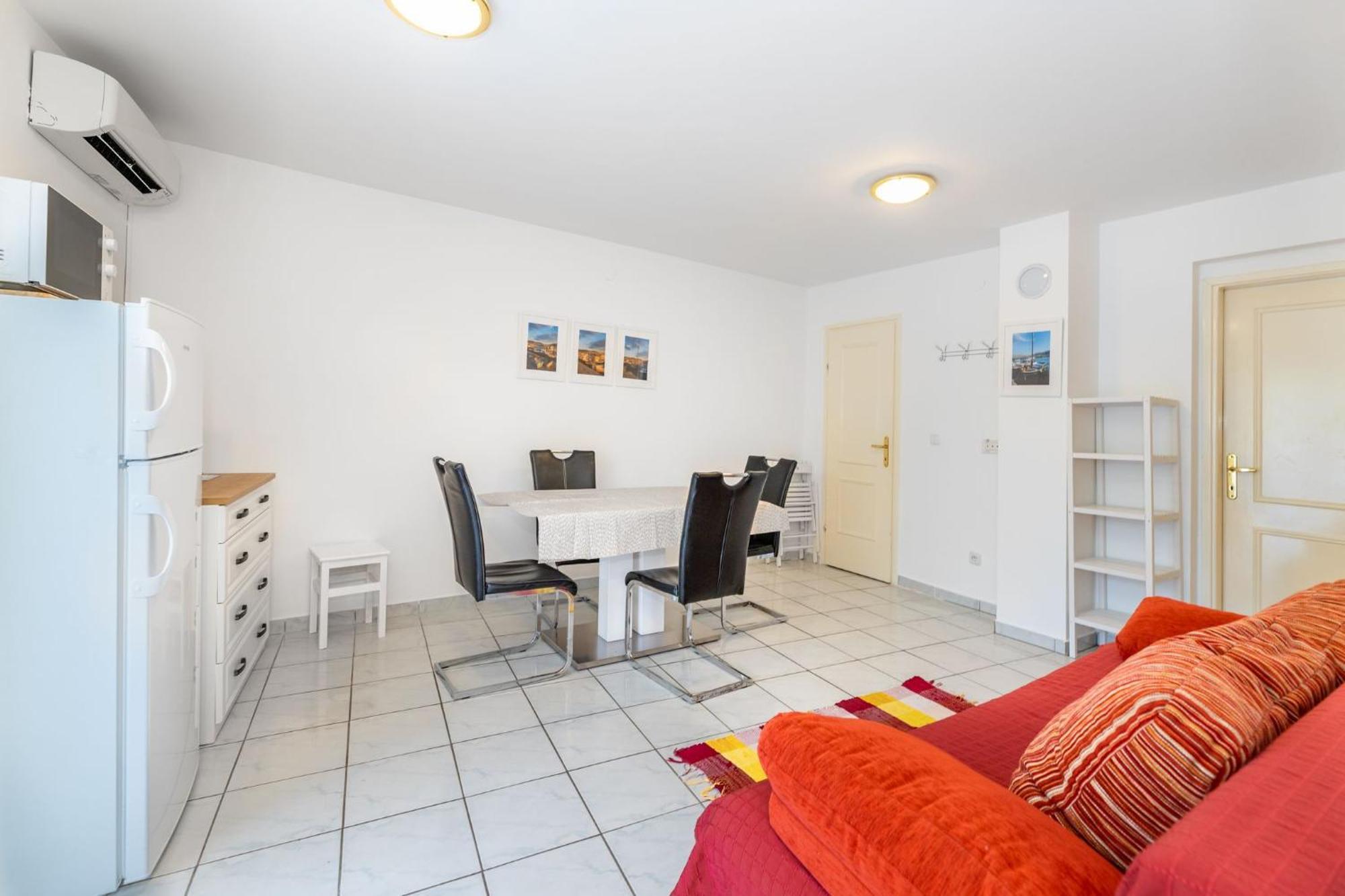 Apartments Oleander Kricin Baška Eksteriør bilde