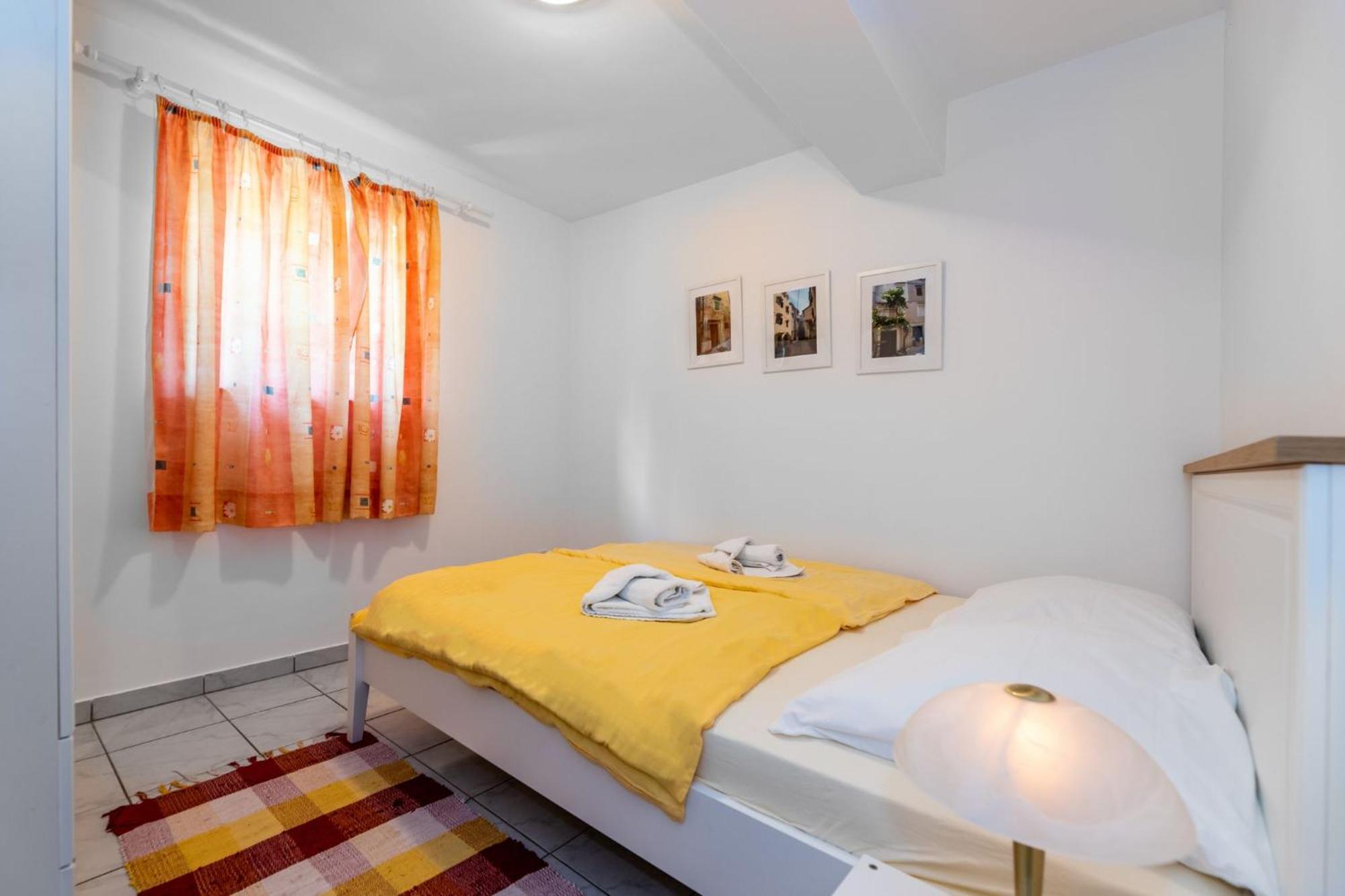 Apartments Oleander Kricin Baška Eksteriør bilde