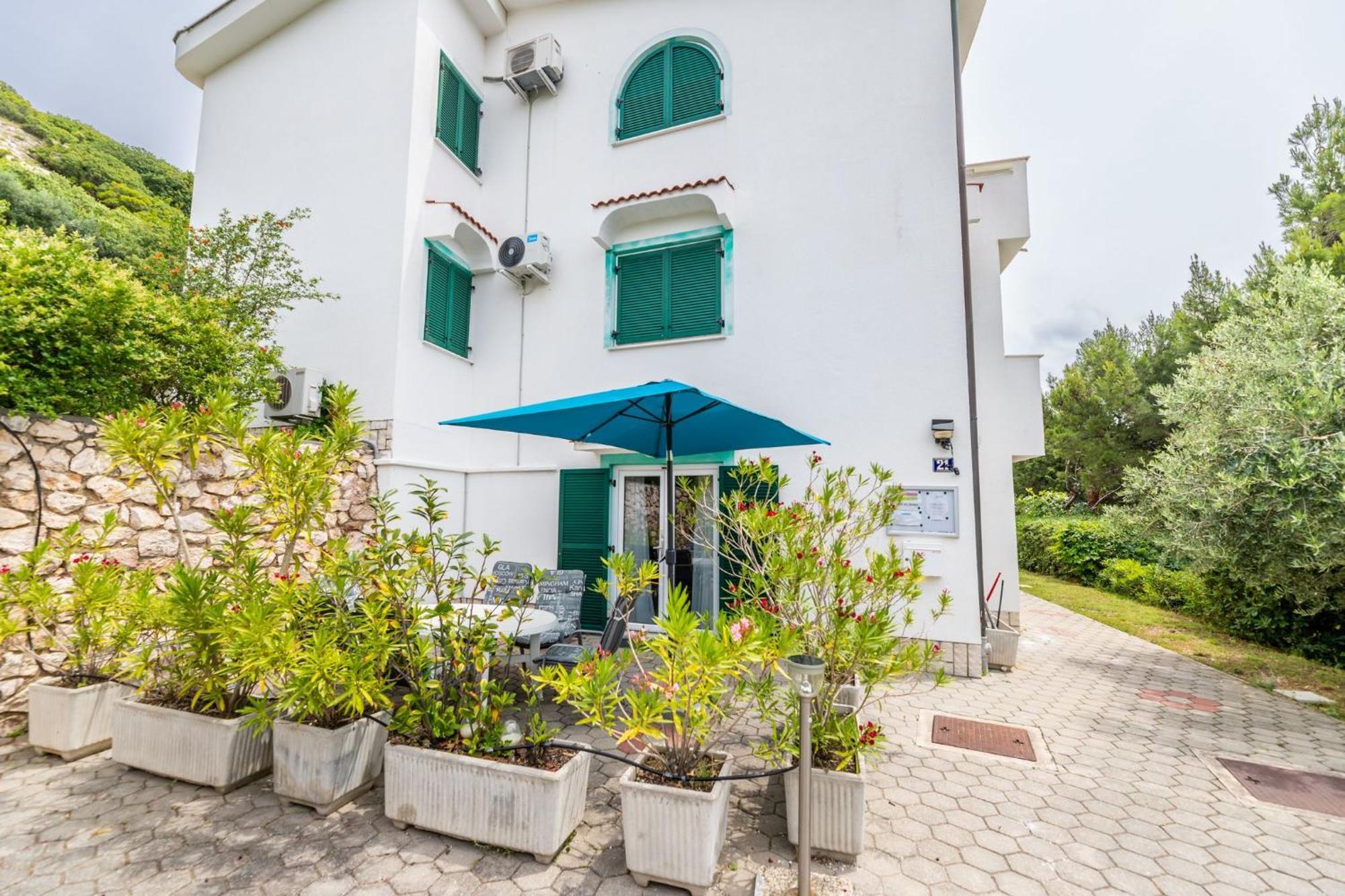 Apartments Oleander Kricin Baška Eksteriør bilde